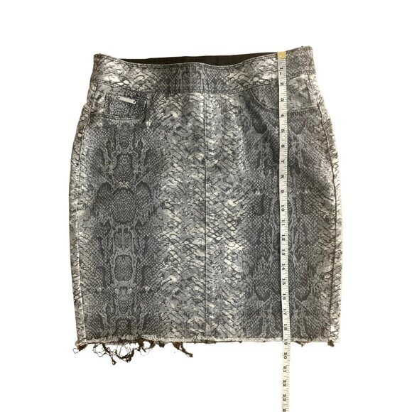 Coco Carmen Gray Snake Print Denim Mini Skirt With Frayed Hem Medium - Picture 8 of 13
